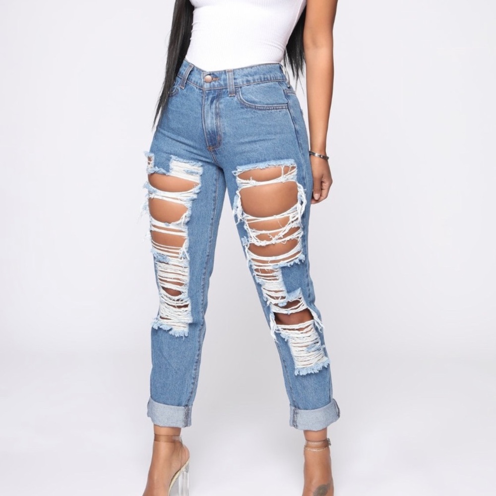 Distressed boyfriend jeans